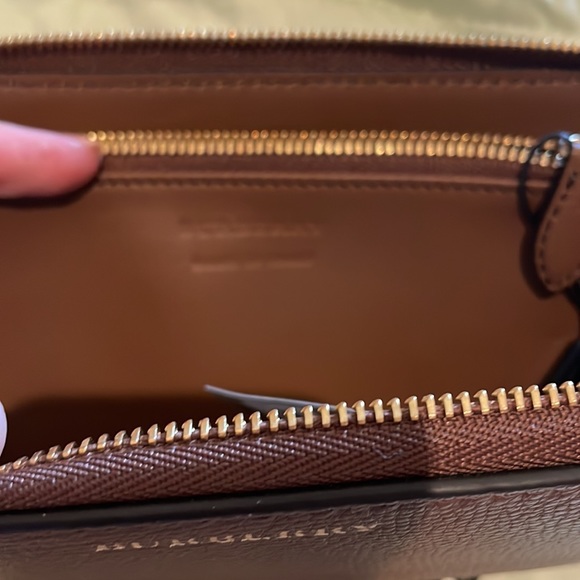 Authentic Burberry Wallet NWT - Picture 4 of 7